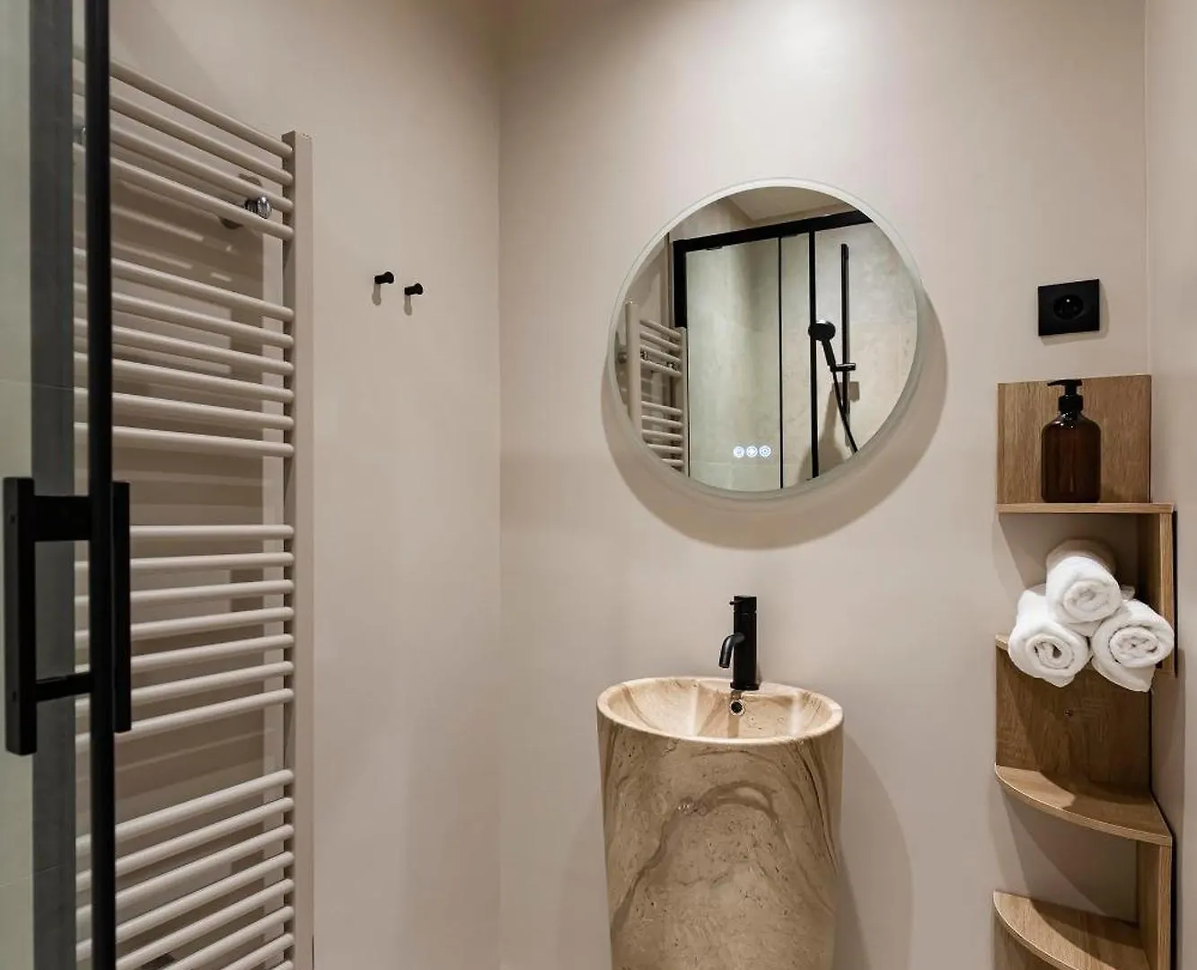 The Olympia Suite - Duke Housing Paris Apartment